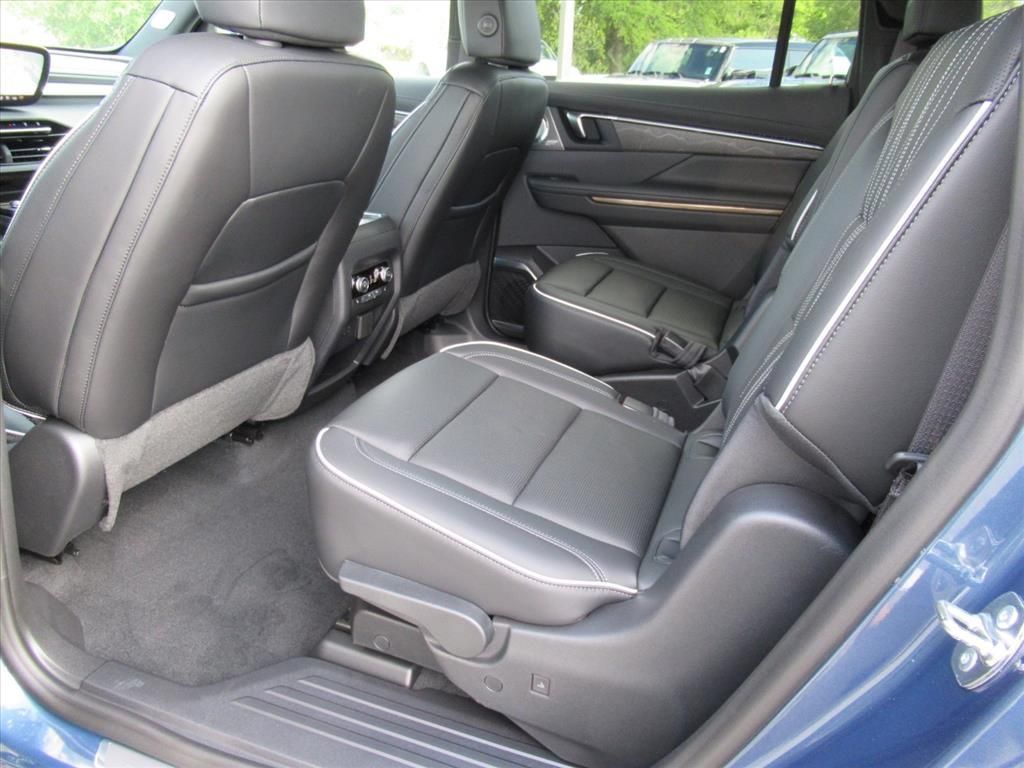 New 2026 Buick Enclave Avenir w/ Super Cruise Package FWD image 31
