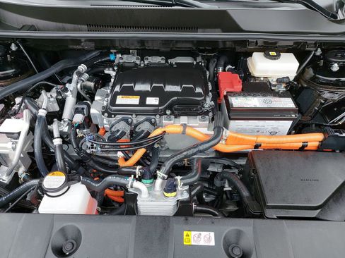 Certified 2025 Subaru Solterra Premium image 30