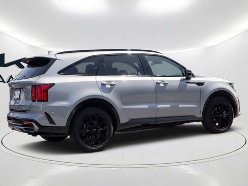 Used 2023 Kia Sorento SX FWD image 4
