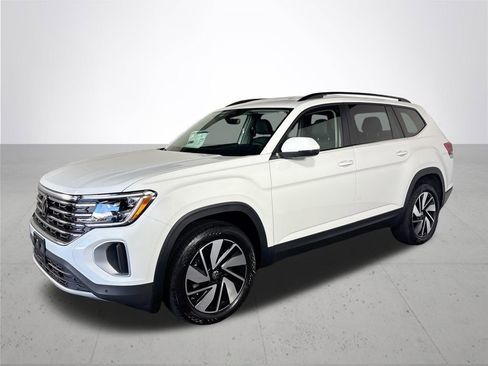 New 2025 Volkswagen Atlas SE image 2