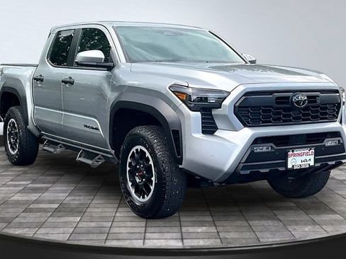 Used 2025 Toyota Tacoma TRD Off-Road w/ TRD Off Road Upgrade Package AWD/4WD image 3