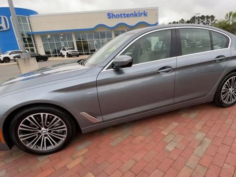 Used 2019 BMW 530i w/ Convenience Package RWD image 6