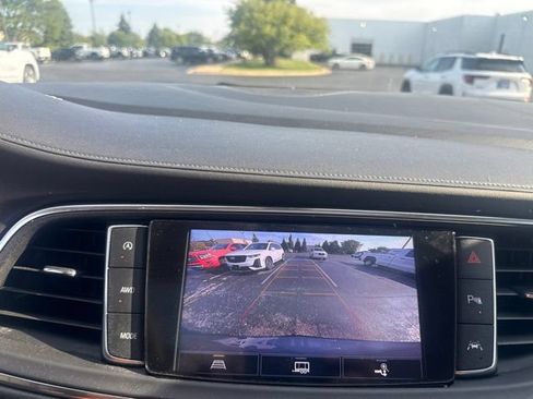 Used 2024 Buick Enclave Essence w/ Experience Buick Package AWD/4WD image 10