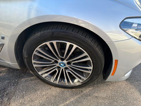 Used 2019 BMW 530e xDrive image 4