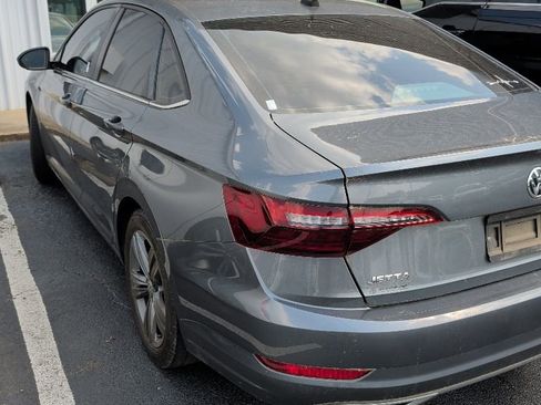 Used 2020 Volkswagen Jetta R-Line w/ R-Line Cold Weather Package FWD image 4