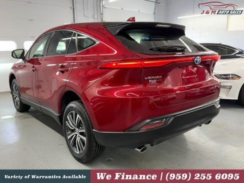 Used 2021 Toyota Venza LE w/ Carpet Mat Package (TMS) AWD/4WD image 10