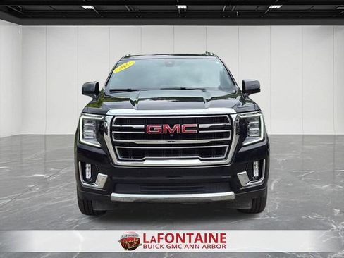Certified 2021 GMC Yukon XL SLT w/ SLT Premium Package AWD/4WD image 8