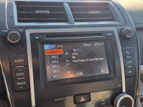 Used 2012 Toyota Camry LE image 7