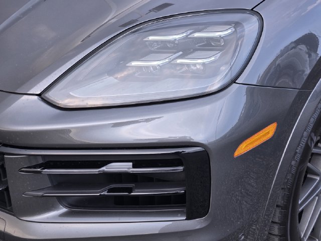 Used 2024 Porsche Cayenne S AWD/4WD image 8