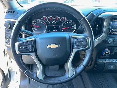 Used 2021 Chevrolet Silverado 1500 LT AWD/4WD image 16