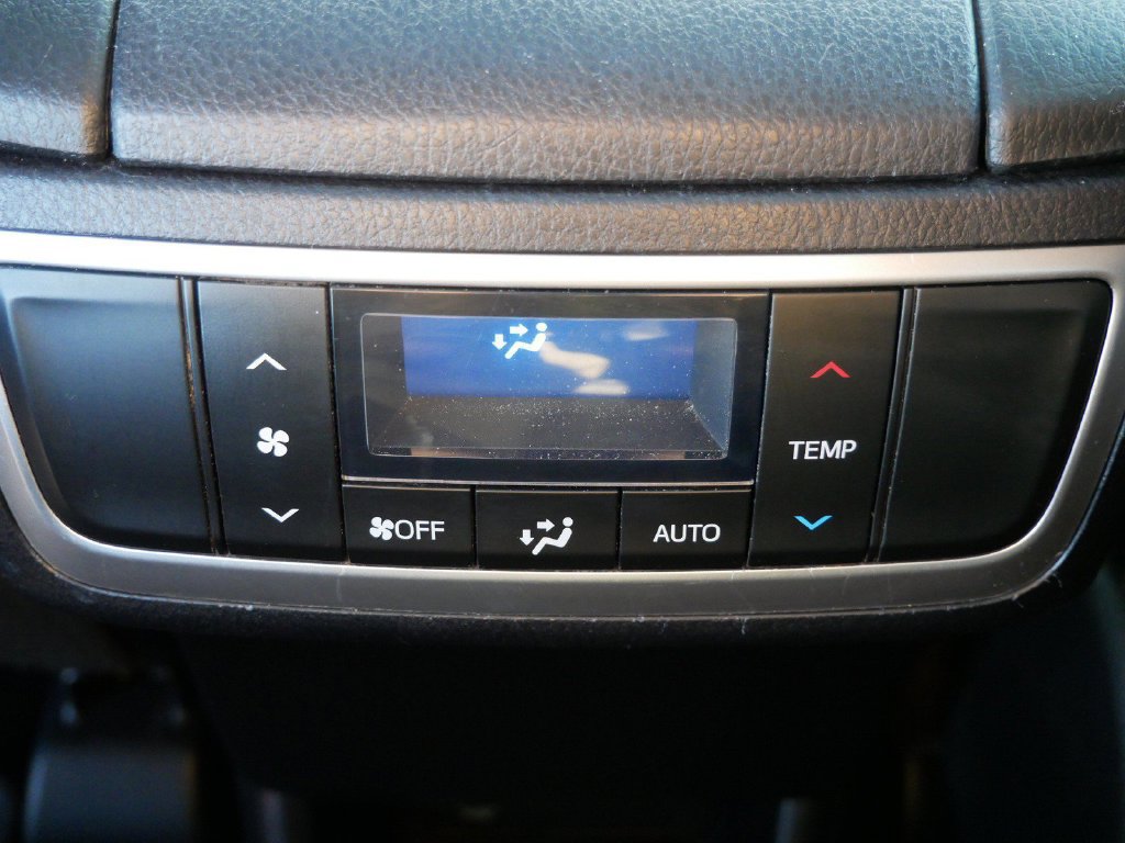Used 2017 Toyota Highlander XLE AWD/4WD image 13