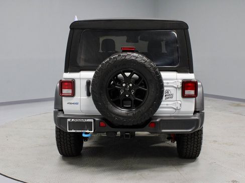 Used 2024 Jeep Wrangler Unlimited image 11