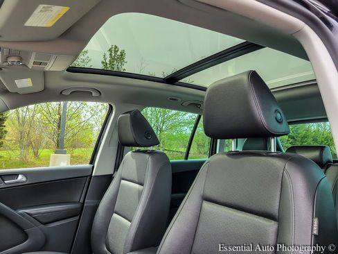 Used 2017 Volkswagen Tiguan Wolfsburg Edition image 10