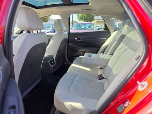 Used 2020 Hyundai Sonata SEL w/ Premium + Sunroof Package FWD image 15