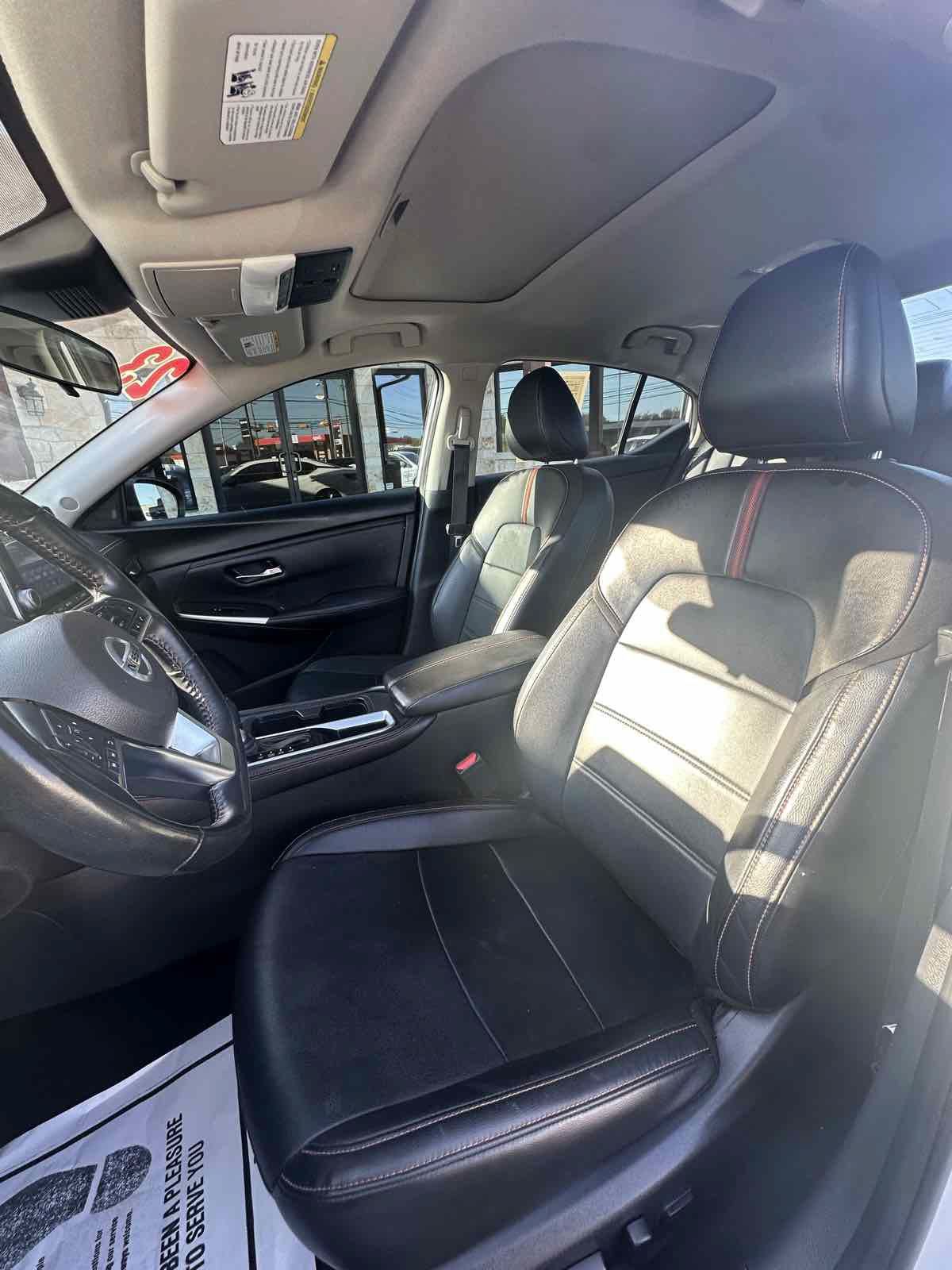 Used 2023 Nissan Sentra SR w/ SR Premium Package FWD image 9