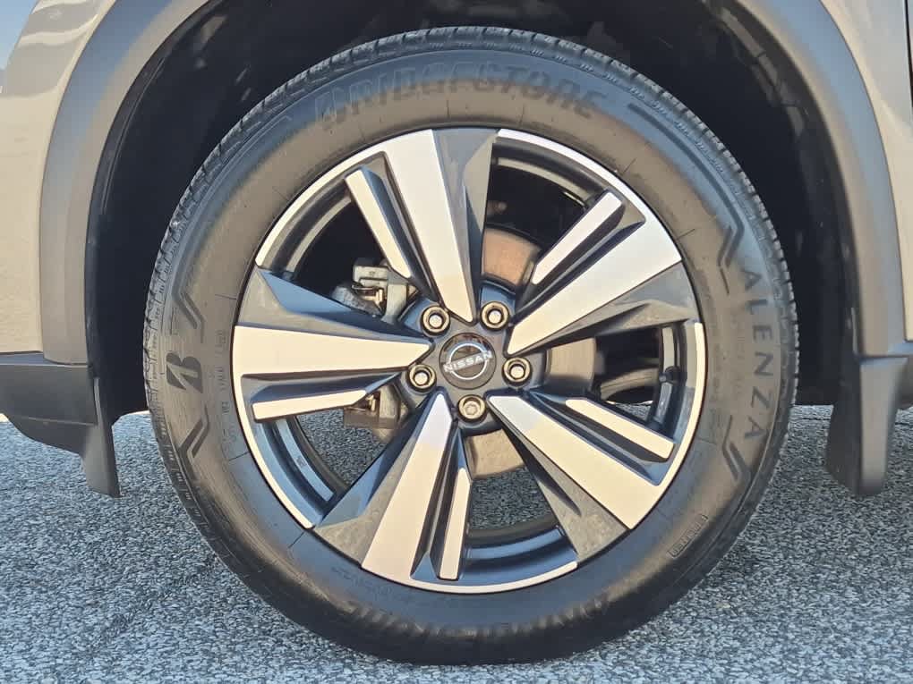Used 2023 Nissan Rogue SL AWD/4WD image 6