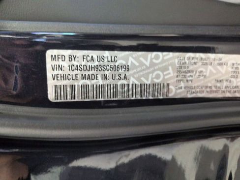 Used 2025 Dodge Durango SRT Hellcat AWD/4WD image 37