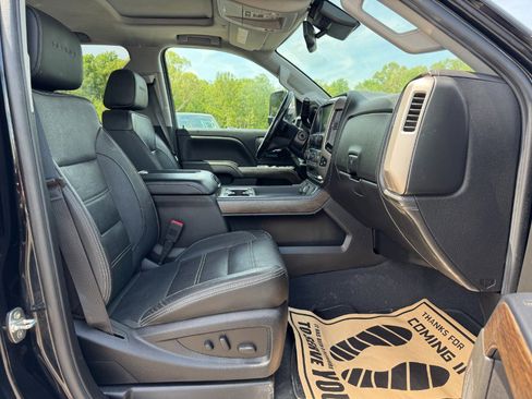Used 2019 GMC Sierra 3500 Denali AWD/4WD image 18