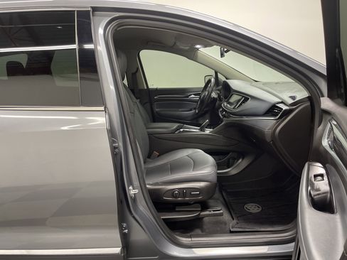 Used 2018 Buick Enclave Essence image 26