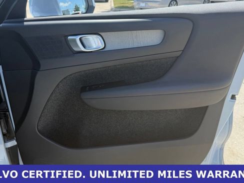 Certified 2025 Volvo XC40 B5 Plus AWD/4WD image 10