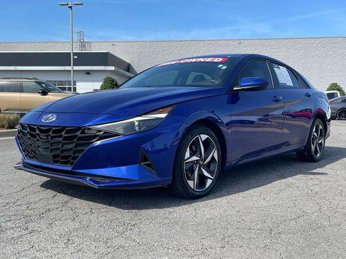 Used 2023 Hyundai Elantra SEL w/ Convenience Package image 3