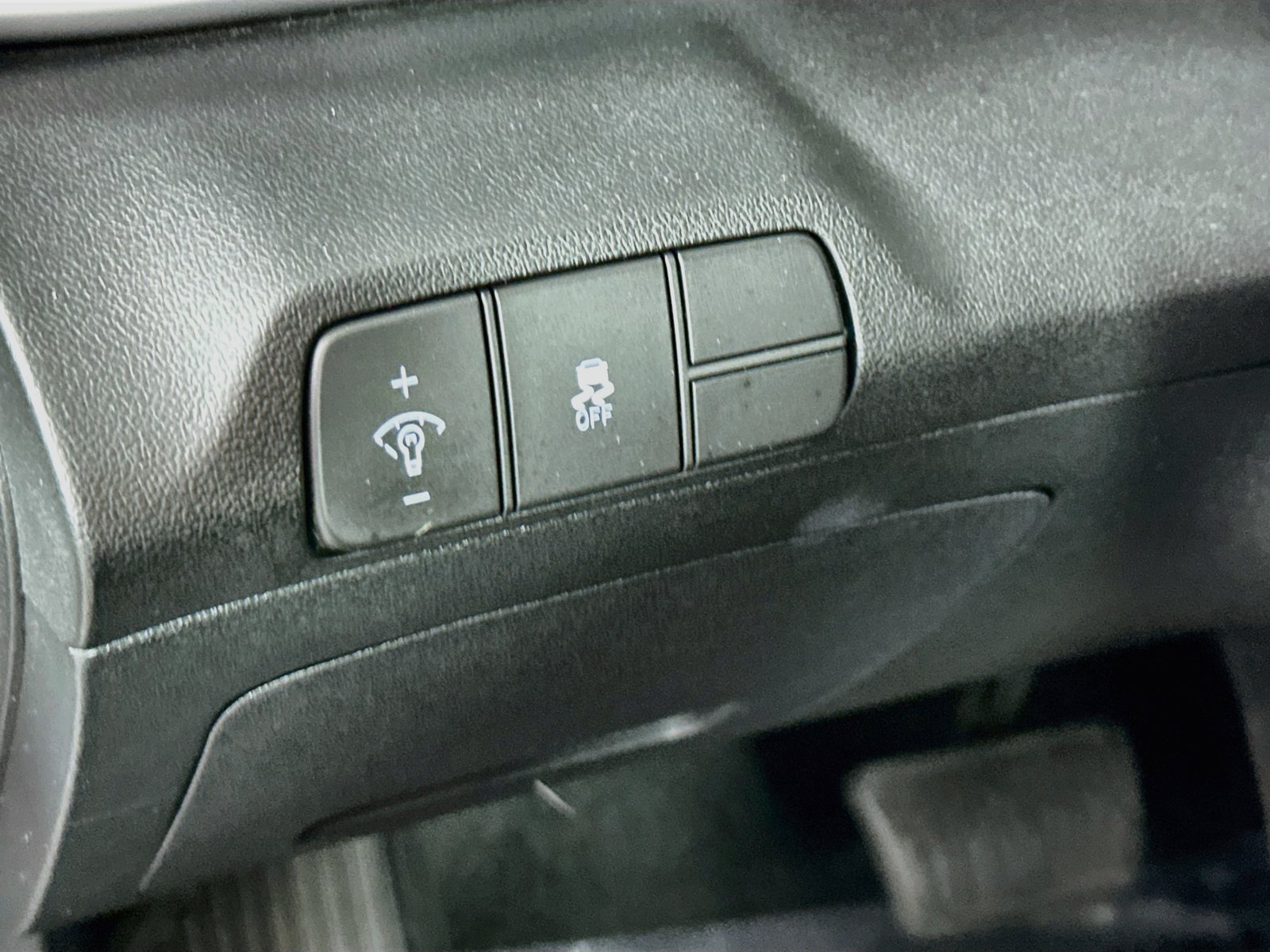 Used 2024 Hyundai Elantra SEL FWD image 11