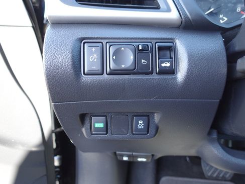 Used 2019 Nissan Sentra SV w/ Special Edition Package FWD image 13