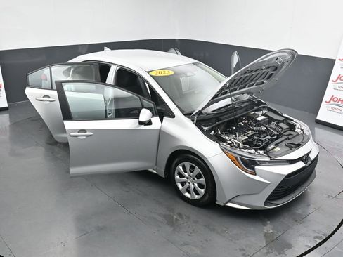 Used 2023 Toyota Corolla LE image 39