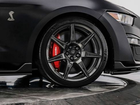 Used 2022 Ford Mustang Shelby GT500 w/ Carbon Fiber Track Pack RWD image 98