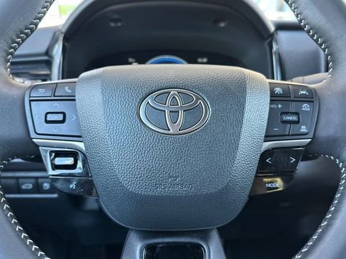 Used 2025 Toyota Camry SE w/ Convenience Package FWD image 24