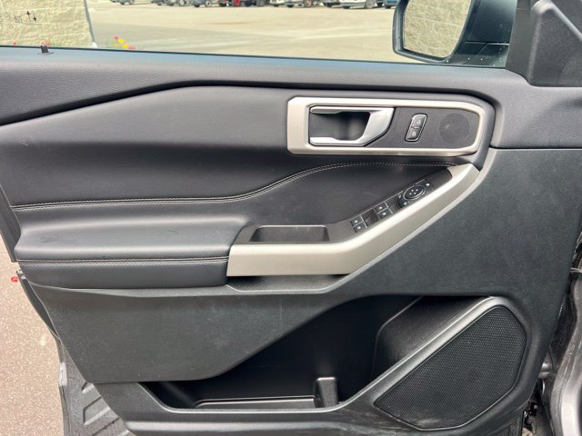 Used 2024 Ford Explorer XLT w/ Equipment Group 202A AWD/4WD image 21