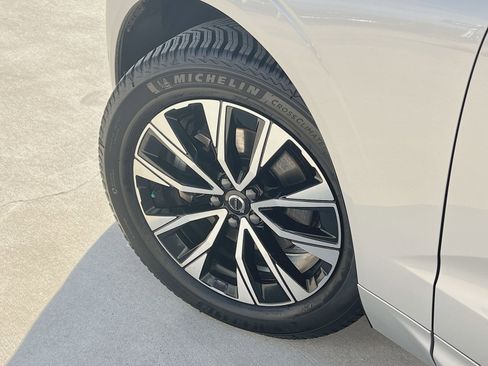 Certified 2023 Volvo XC60 B5 Plus w/ Protection Package Premier image 12