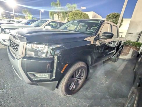 New 2025 Nissan Frontier SV w/ SV Convenience Package RWD image 4