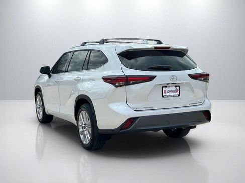 Used 2026 Toyota Highlander Limited image 7