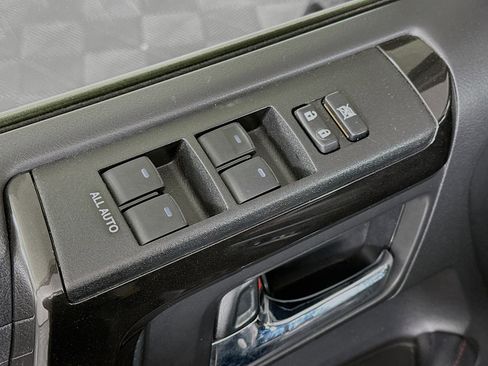 Used 2024 Toyota 4Runner TRD Off-Road Premium image 15