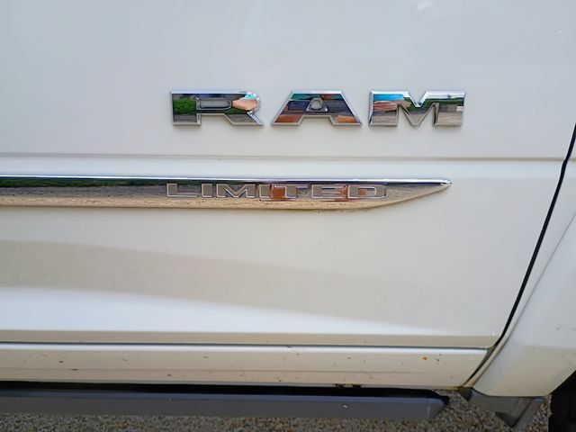 Used 2022 RAM 3500 Limited AWD/4WD image 17