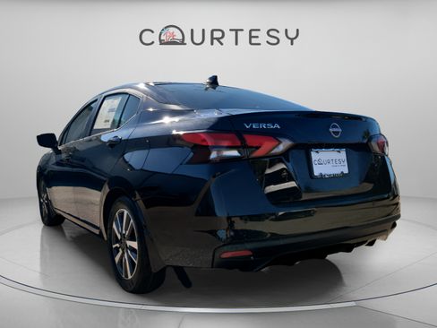New 2025 Nissan Versa SV w/ Trunk Package FWD image 4