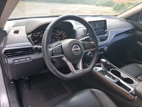 Used 2024 Nissan Altima 2.5 SR FWD image 14