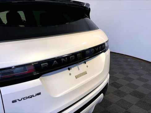 Used 2026 Land Rover Range Rover Evoque Dynamic SE AWD/4WD image 33