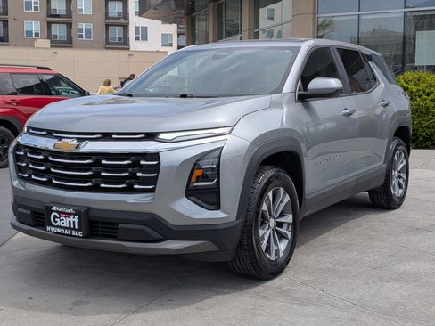 Used 2026 Chevrolet Equinox LT AWD/4WD image 10