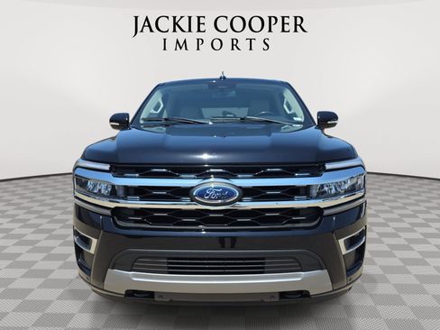 Used 2024 Ford Expedition Limited AWD/4WD image 2