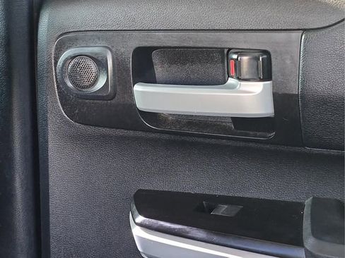 Used 2018 Toyota Tundra SR5 w/ SR5 Upgrade Package image 16