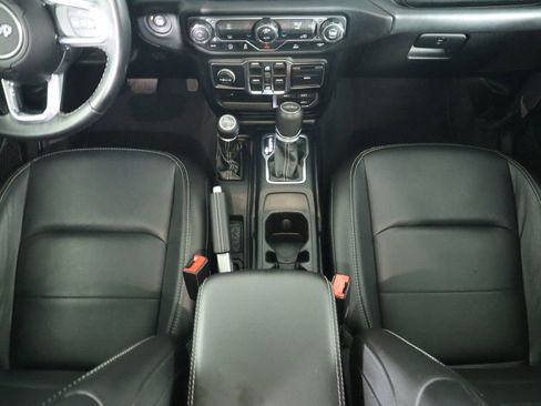 Used 2020 Jeep Gladiator Overland image 17