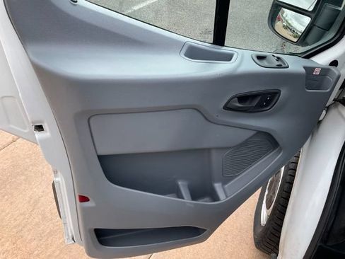Used 2019 Ford Transit 250 130 Low Roof RWD image 11