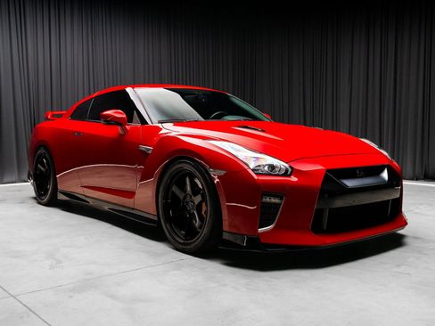 Used 2023 Nissan GT-R Premium w/ Floor Mat Package image 15
