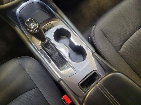 Used 2018 Chevrolet Malibu LT image 26