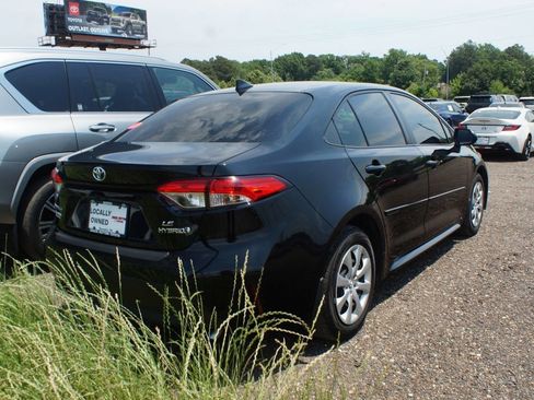 Used 2023 Toyota Corolla LE FWD image 4