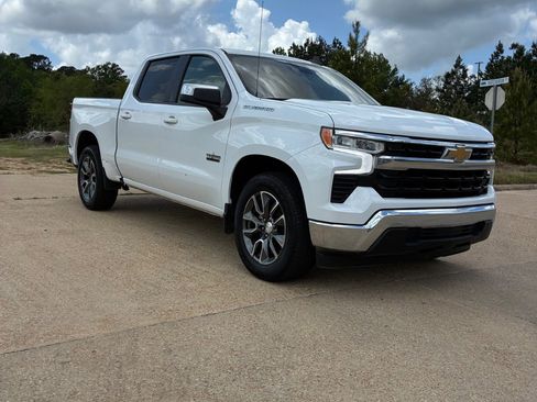 Used 2022 Chevrolet Silverado 1500 LT w/ Leather Package RWD image 3