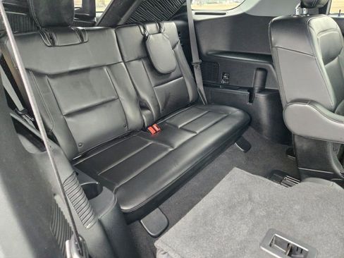 Used 2022 Ford Explorer XLT w/ Equipment Group 202A image 11