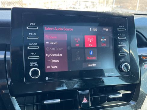 Used 2021 Toyota Camry SE w/ Convenience Package image 10